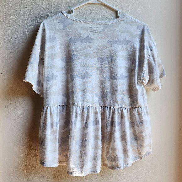 American Eagle Outfitters Gray Camo Scoop Neck Ruffled Jersey Size Small - Picture 12 of 12
